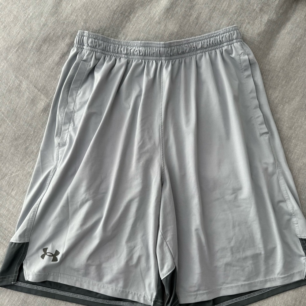 Under Armour Men's Light Gray Athletic Shorts